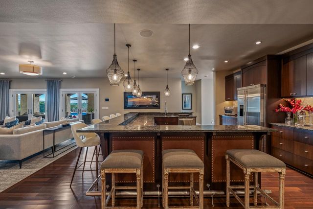 S17W28902 Price COURT, Waukesha, WI 53188