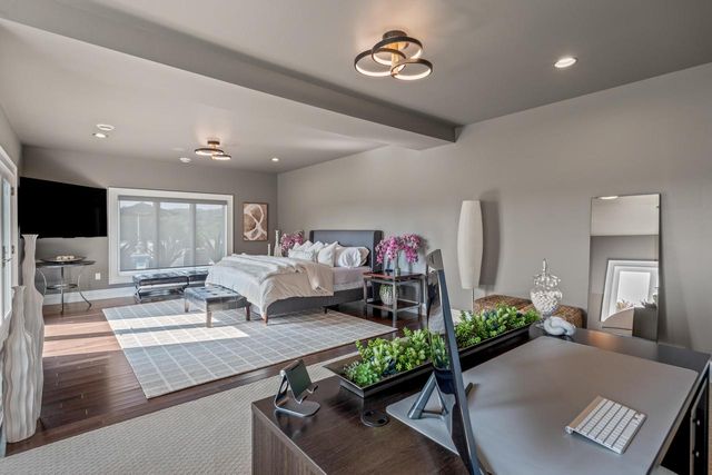 S17W28902 Price COURT, Waukesha, WI 53188