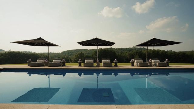 S17W28902 Price COURT, Waukesha, WI 53188