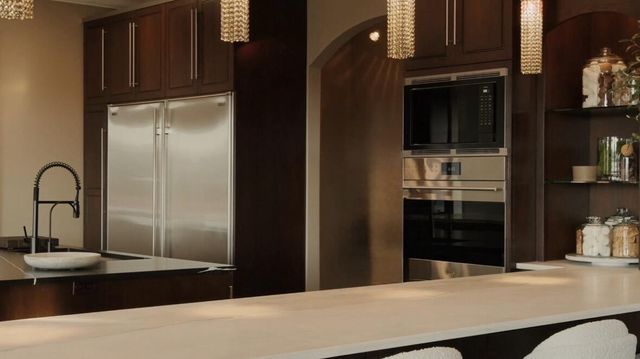 S17W28902 Price COURT, Waukesha, WI 53188