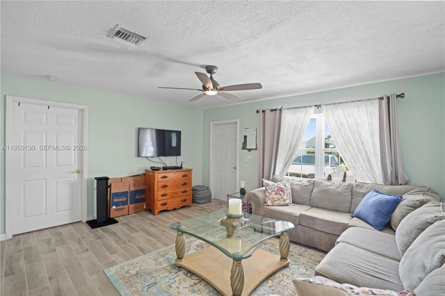 142 NW 10th Ct 147, Boynton Beach, FL 33426