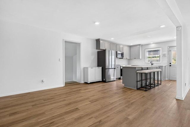 504 W Butternut Road, Summerville, SC 29483