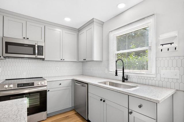 504 W Butternut Road, Summerville, SC 29483