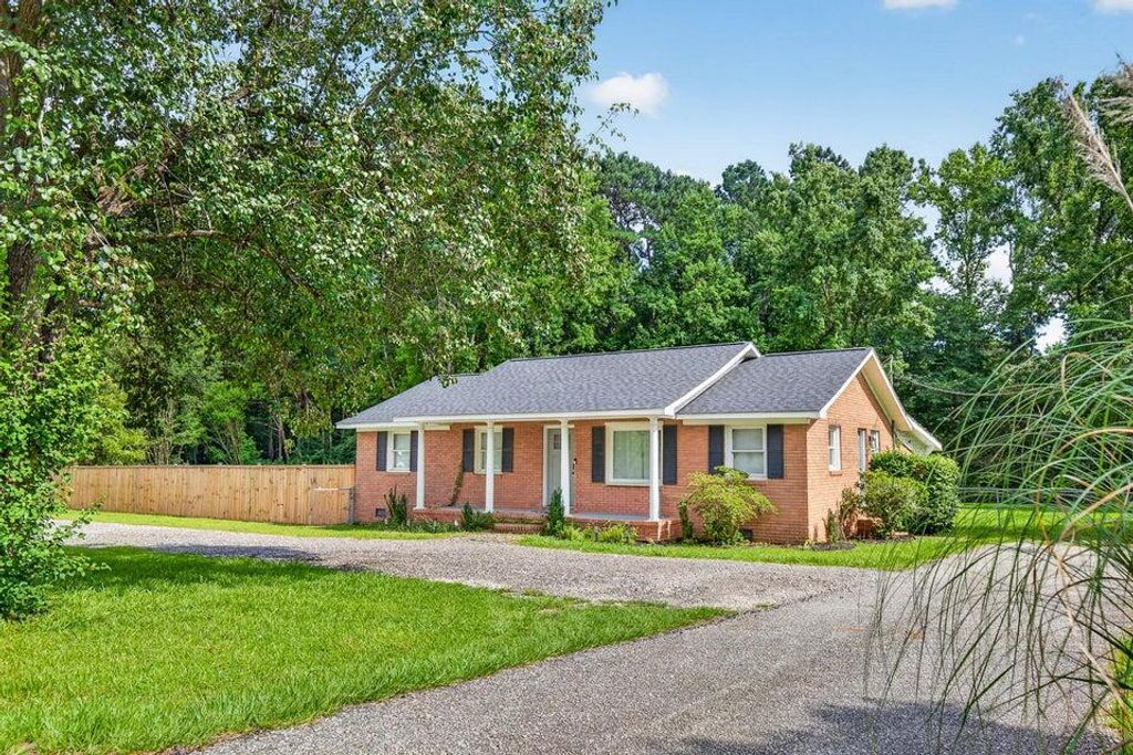 504 W Butternut Road, Summerville, SC 29483