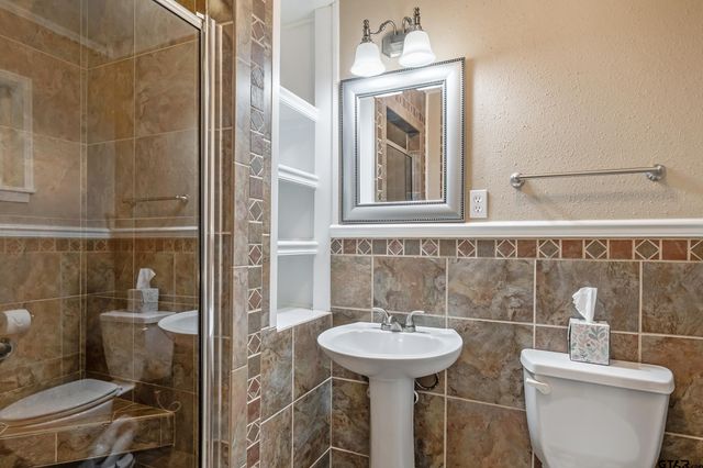 1013 Emily, Mineola, TX 75773