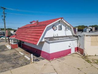 33060 Groesbeck Highway, Fraser, MI 48026