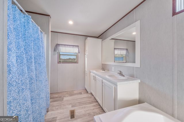 796 Lud Oquinn Road, Odum, GA 31555