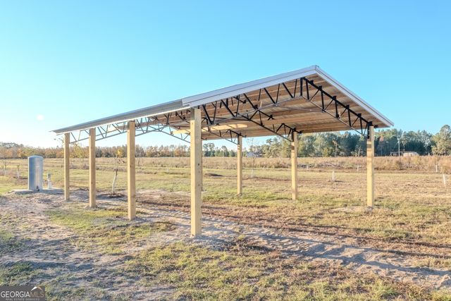 796 Lud Oquinn Road, Odum, GA 31555