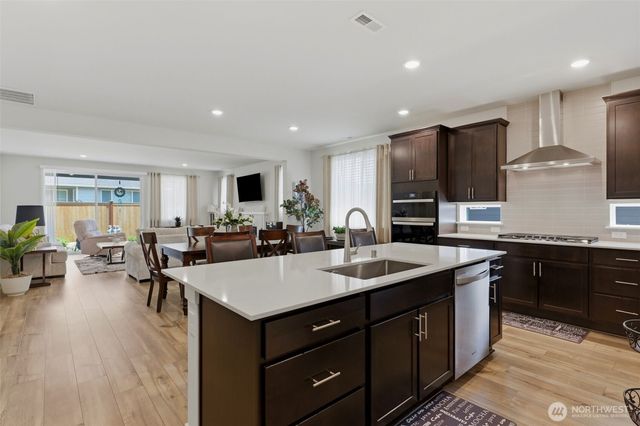 18201 132nd Avenue E, Puyallup, WA 98374