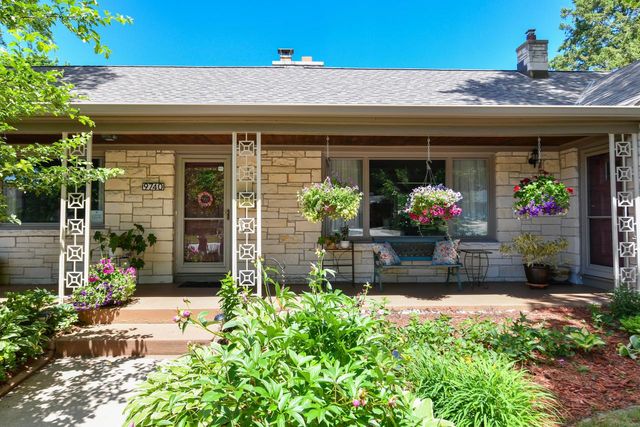 9740 W Center STREET, Milwaukee, WI 53222