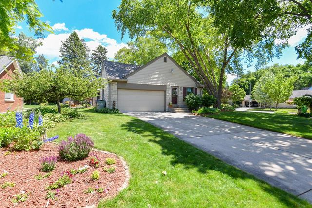 9740 W Center STREET, Milwaukee, WI 53222