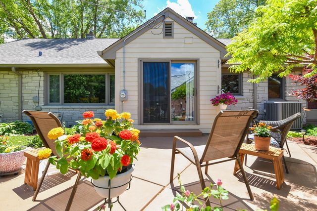 9740 W Center STREET, Milwaukee, WI 53222