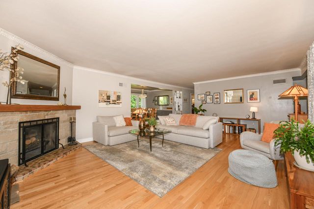 9740 W Center STREET, Milwaukee, WI 53222