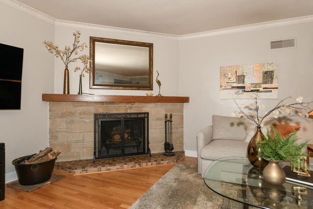 9740 W Center STREET, Milwaukee, WI 53222