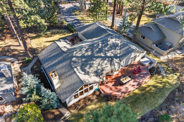 60749 Golf Village Loop, Bend, OR 97702