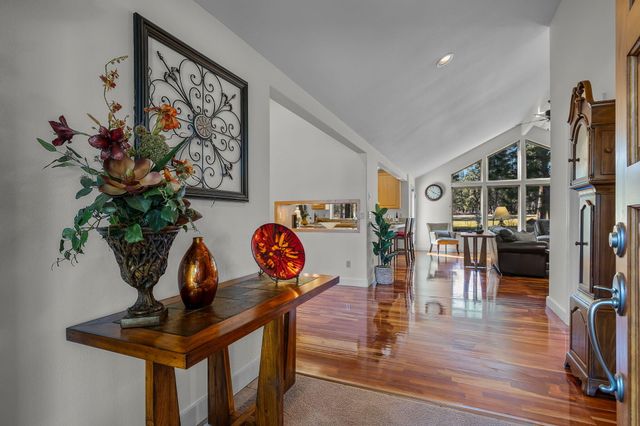 60749 Golf Village Loop, Bend, OR 97702