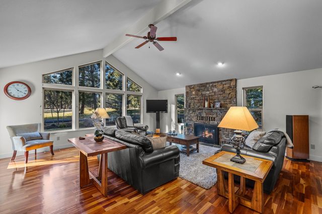 60749 Golf Village Loop, Bend, OR 97702