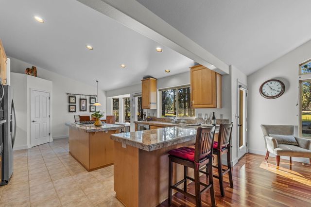 60749 Golf Village Loop, Bend, OR 97702