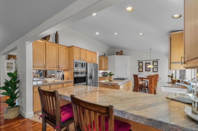 60749 Golf Village Loop, Bend, OR 97702