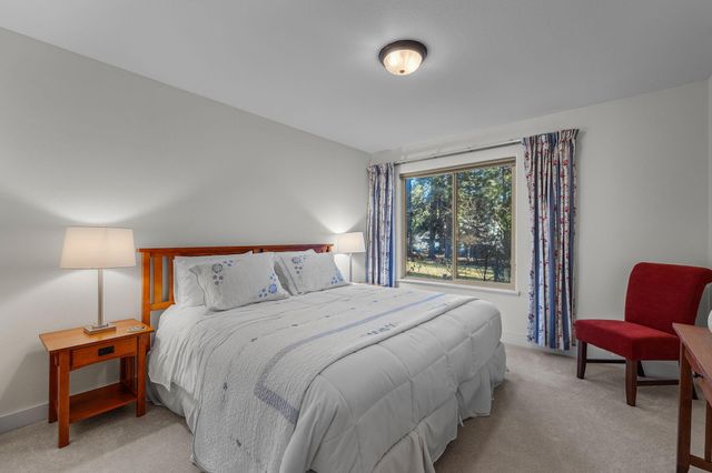 60749 Golf Village Loop, Bend, OR 97702