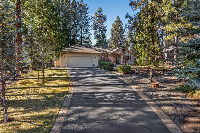 60749 Golf Village Loop, Bend, OR 97702