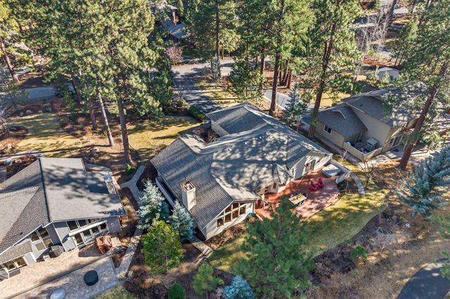 60749 Golf Village Loop, Bend, OR 97702