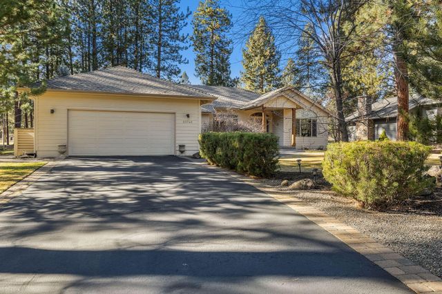 60749 Golf Village Loop, Bend, OR 97702