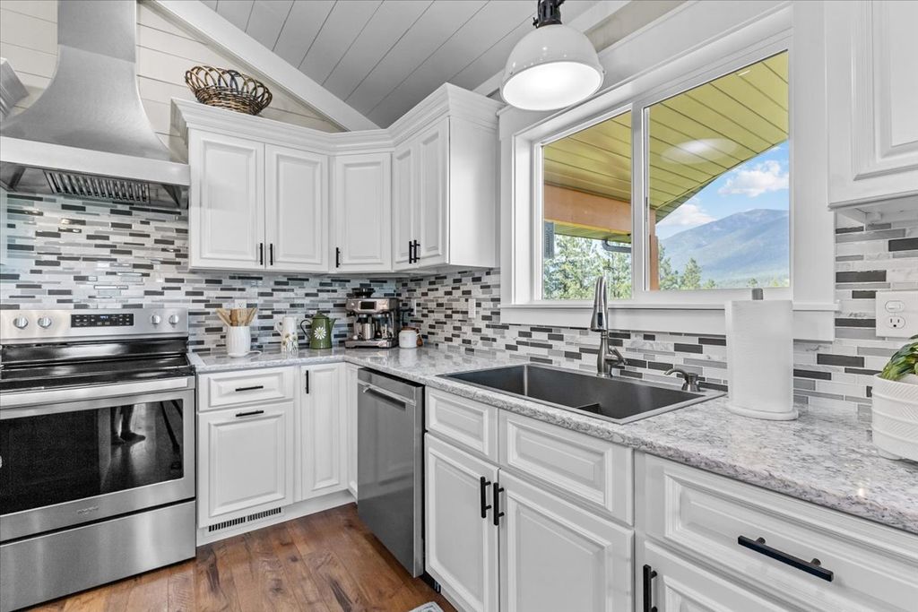 273 Game Trail, Eureka, MT 59917 photo 9