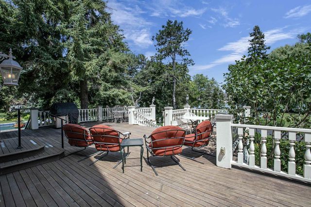402 E WISCONSIN AVENUE, Neenah, WI 54956