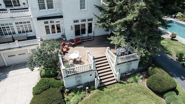 402 E WISCONSIN AVENUE, Neenah, WI 54956