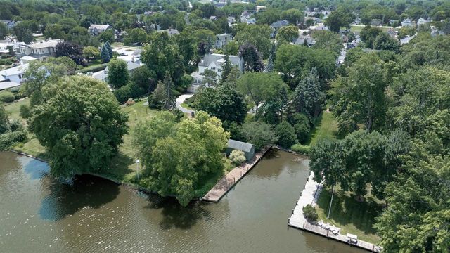 402 E WISCONSIN AVENUE, Neenah, WI 54956