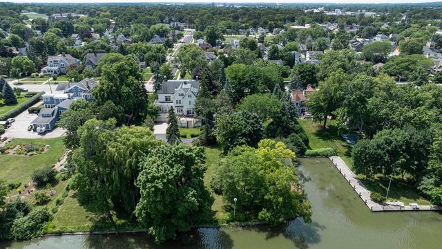 402 E WISCONSIN AVENUE, Neenah, WI 54956