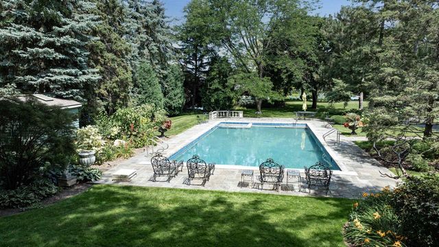402 E WISCONSIN AVENUE, Neenah, WI 54956