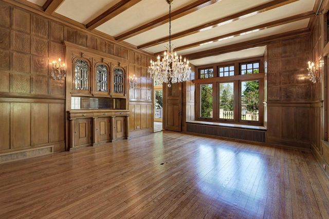 402 E WISCONSIN AVENUE, Neenah, WI 54956