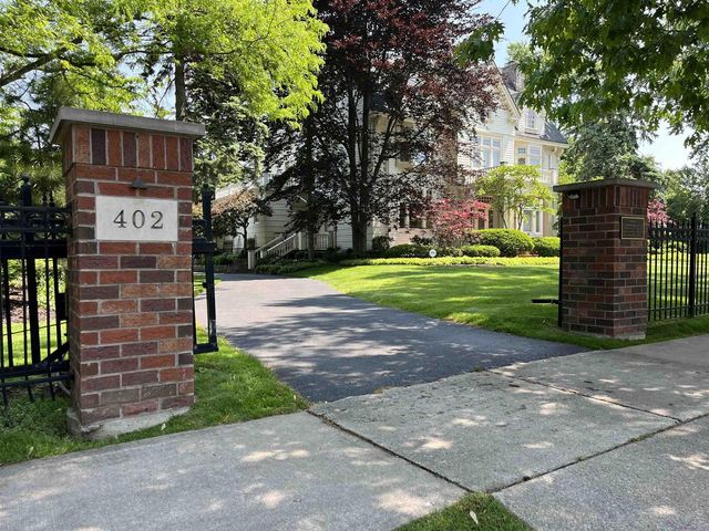 402 E WISCONSIN AVENUE, Neenah, WI 54956