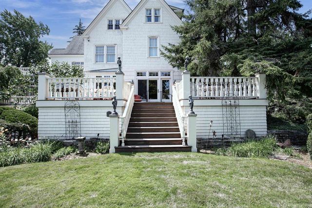 402 E WISCONSIN AVENUE, Neenah, WI 54956