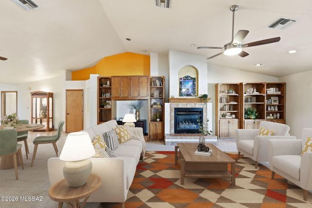 1430 W Via Ventajosa, Sahuarita, AZ 85629