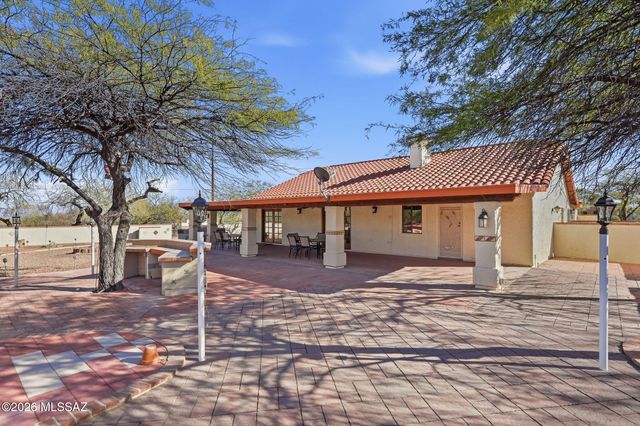 1430 W Via Ventajosa, Sahuarita, AZ 85629