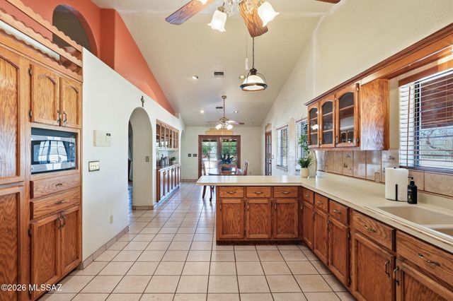 1430 W Via Ventajosa, Sahuarita, AZ 85629