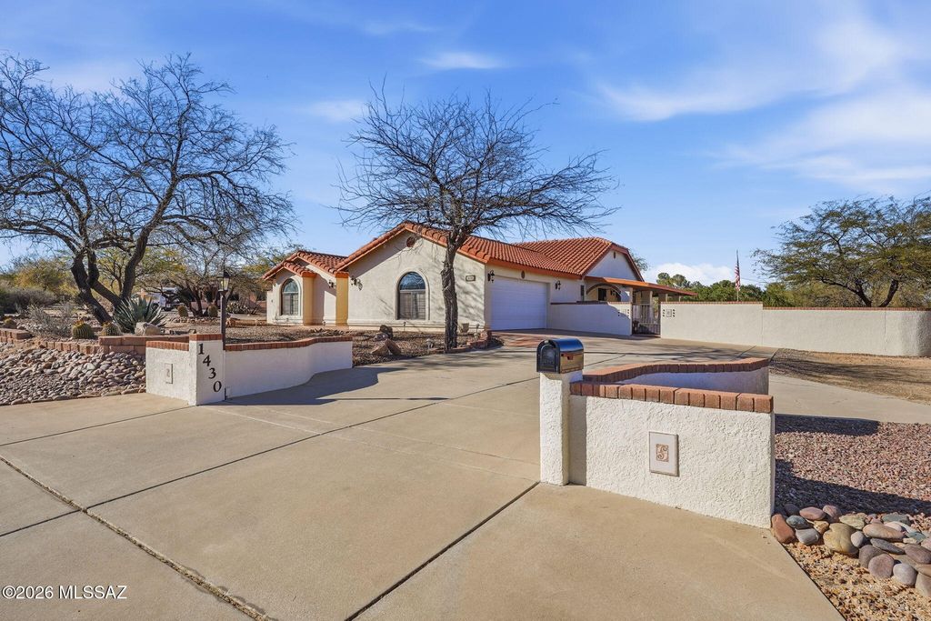 1430 W Via Ventajosa, Sahuarita, AZ 85629