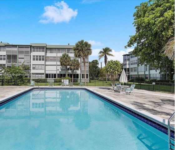 2771 Taft St 411, Hollywood, FL 33020