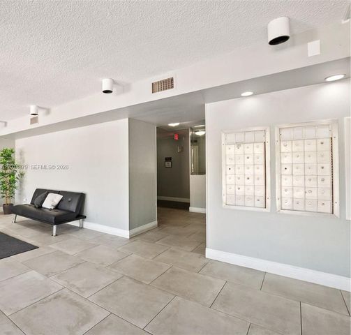 2771 Taft St 411, Hollywood, FL 33020