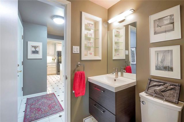 4712 W 77th Street, Prairie Village, KS 66208