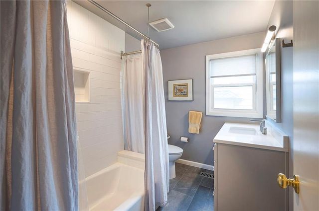 4712 W 77th Street, Prairie Village, KS 66208