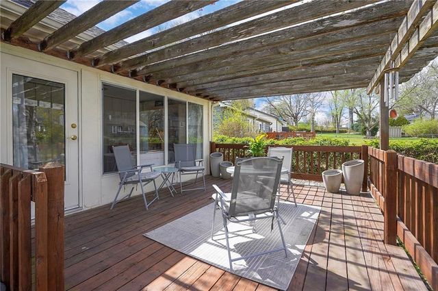 4712 W 77th Street, Prairie Village, KS 66208