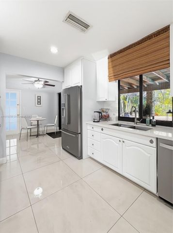 8695 SW 110th St, Miami, FL 33156