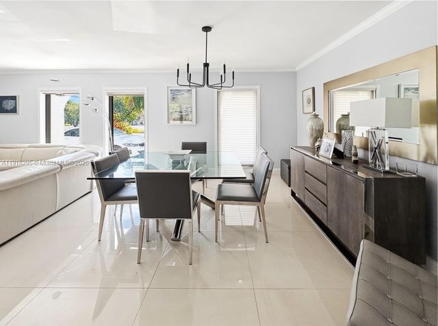 8695 SW 110th St, Miami, FL 33156