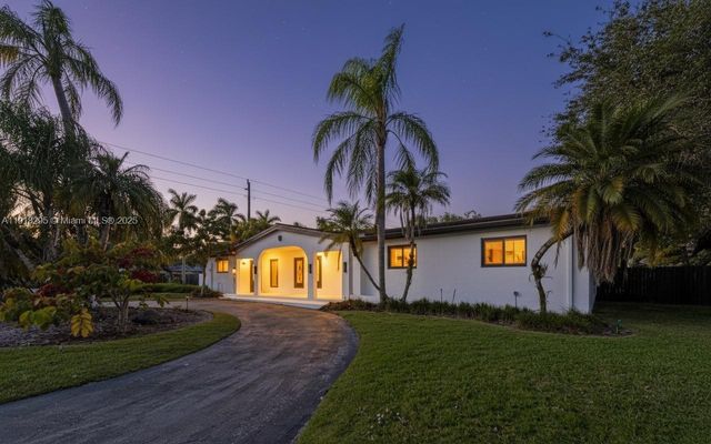 8695 SW 110th St, Miami, FL 33156