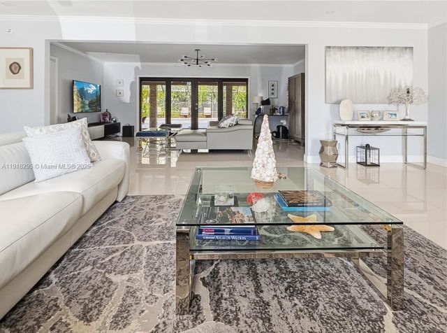 8695 SW 110th St, Miami, FL 33156