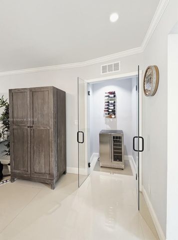 8695 SW 110th St, Miami, FL 33156